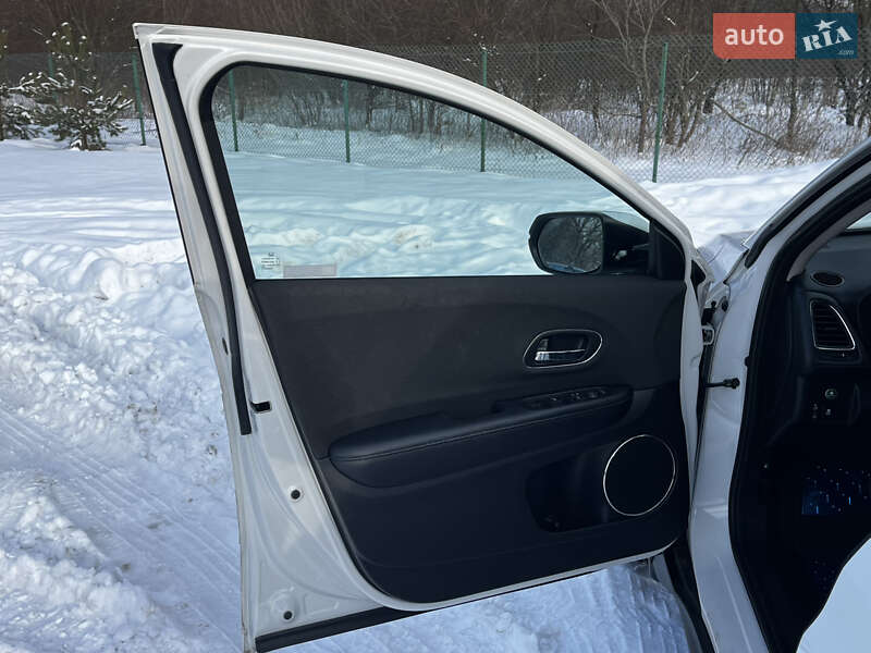 Внедорожник / Кроссовер Honda HR-V 2021 в Львове фото 14 Внедорожник / Кроссовер Honda HR-V 2021 в Львове