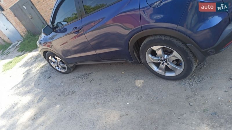 Внедорожник / Кроссовер Honda HR-V 2017 в Полтаве