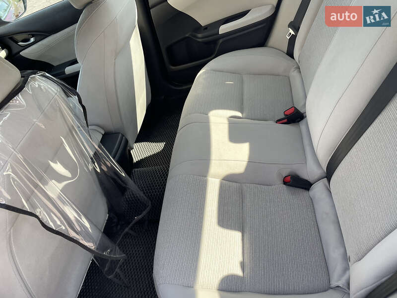 Седан Honda Insight 2018 в Каменском