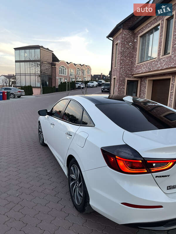 Седан Honda Insight 2018 в Чернівцях