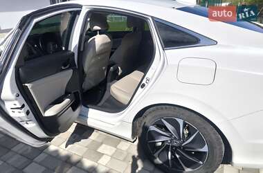 Седан Honda Insight 2018 в 