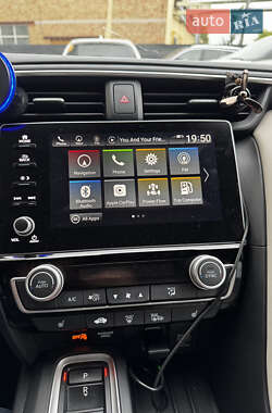 Седан Honda Insight 2020 в 