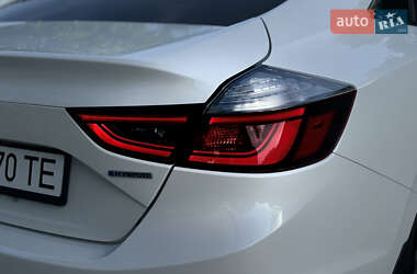 Седан Honda Insight 2018 в 