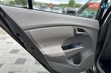 Хэтчбек Honda Insight 2010 в 