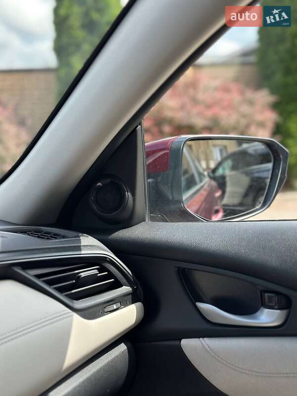 Седан Honda Insight 2018 в Луцке