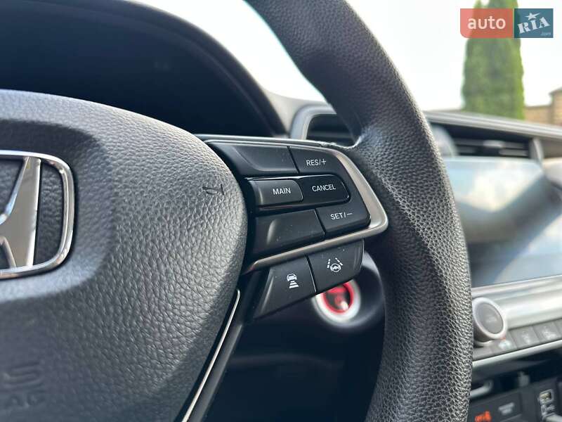 Седан Honda Insight 2018 в Луцке