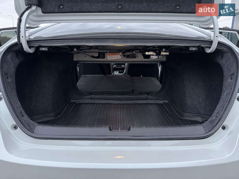 Седан Honda Insight 2020 в Киеве