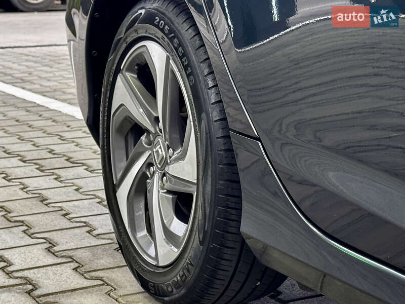 Седан Honda Insight 2019 в Одессе