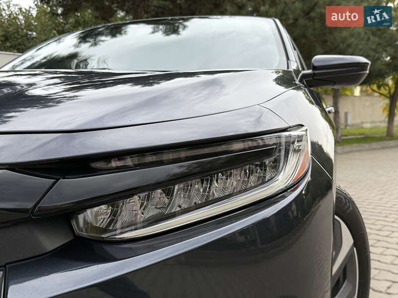 Седан Honda Insight 2018 в Одессе