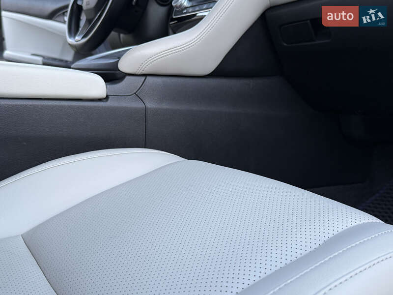 Седан Honda Insight 2018 в Одессе
