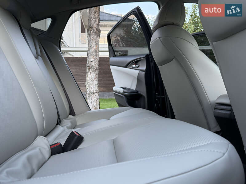 Седан Honda Insight 2018 в Одессе