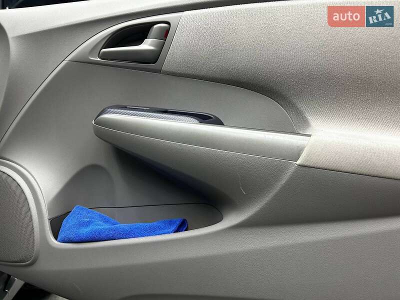 Хетчбек Honda Insight 2010 в Чернівцях фото 18 Хетчбек Honda Insight 2010 в Чернівцях