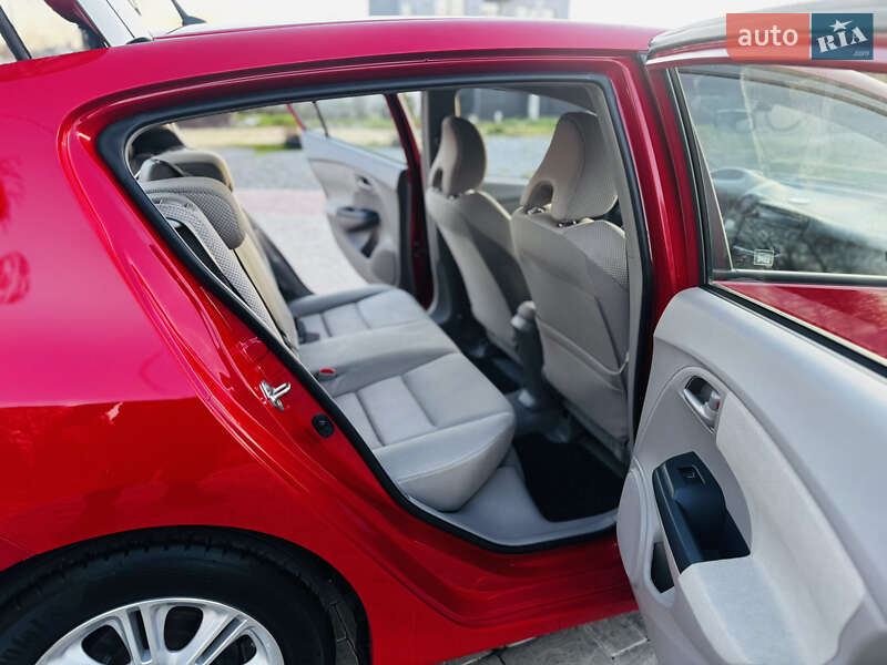 Хетчбек Honda Insight 2010 в Здолбуніві фото 38 Хетчбек Honda Insight 2010 в Здолбуніві