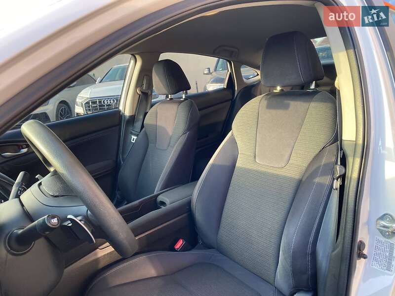 Седан Honda Insight 2018 в Львове