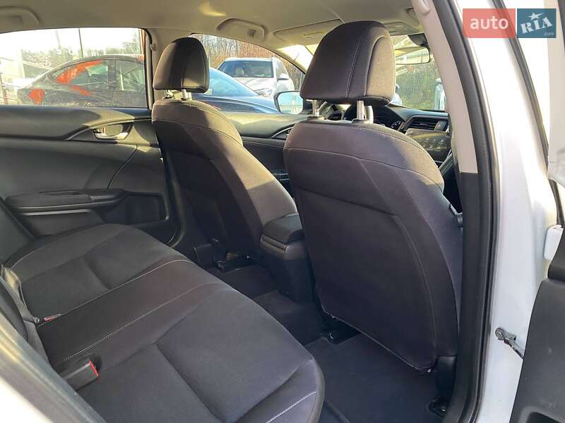 Седан Honda Insight 2018 в Львове