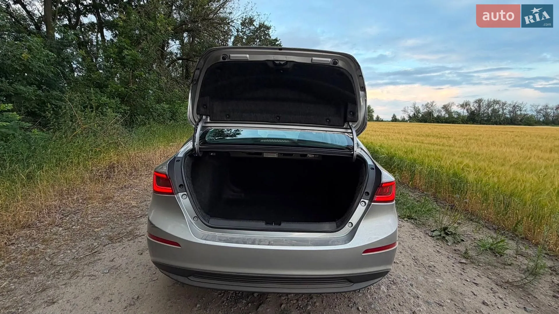 2019 Honda Insight - мініатюра 18