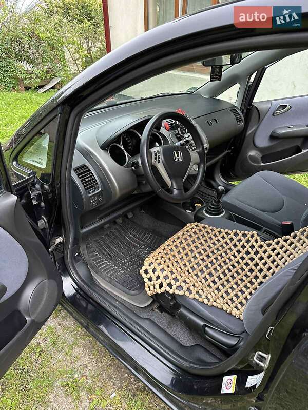 Хэтчбек Honda Jazz 2006 в Львове