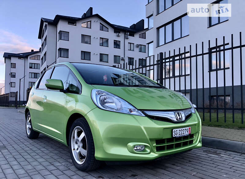 Honda Jazz Hybrid: город по колено