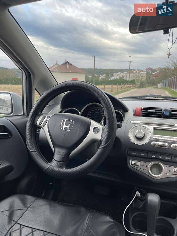 Хэтчбек Honda Jazz 2006 в Львове