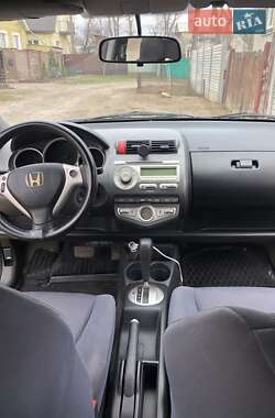 Хэтчбек Honda Jazz 2005 в 