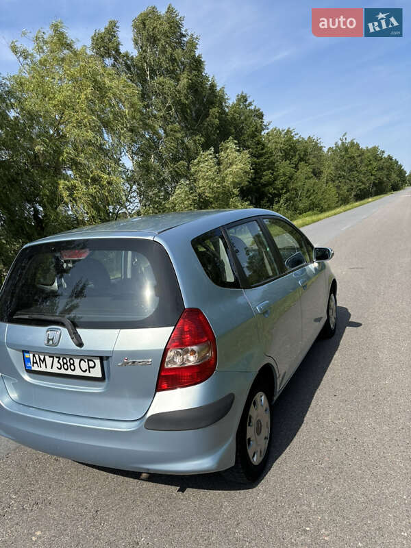 Хэтчбек Honda Jazz 2005 в Романове