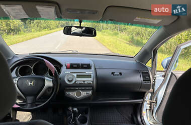 Хэтчбек Honda Jazz 2005 в 