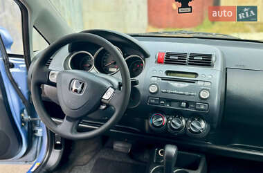 Хэтчбек Honda Jazz 2005 в 