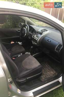 Хэтчбек Honda Jazz 2006 в 