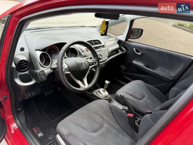 Хетчбек Honda Jazz 2010 в Дніпрі