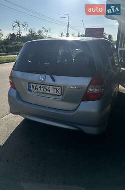 Хэтчбек Honda Jazz 2006 в 