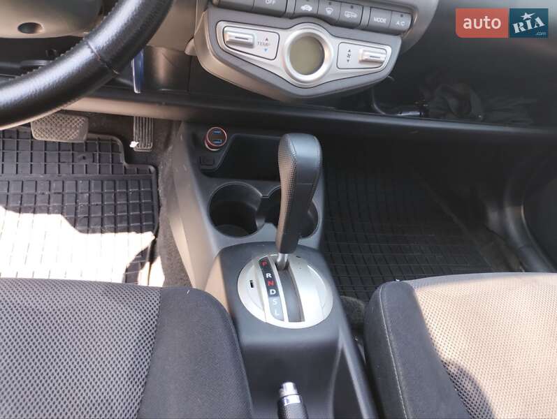 Хэтчбек Honda Jazz 2006 в Днепре