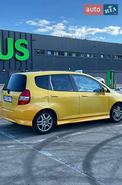 Хэтчбек Honda Jazz 2006 в 