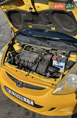 Хэтчбек Honda Jazz 2006 в 