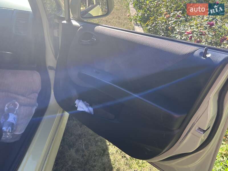 Хэтчбек Honda Jazz 2006 в Пирятине