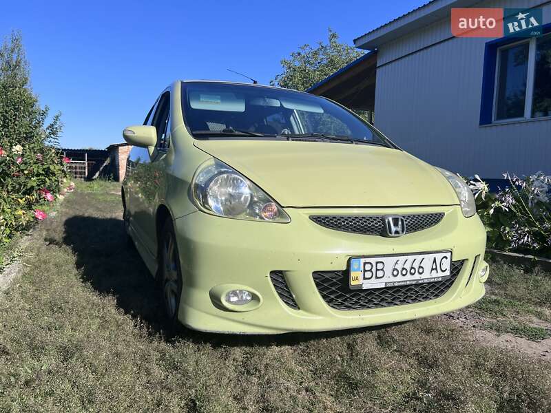 Хэтчбек Honda Jazz 2006 в Пирятине