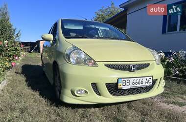 Хэтчбек Honda Jazz 2006 в  фото 3 Хэтчбек Honda Jazz 2006 в