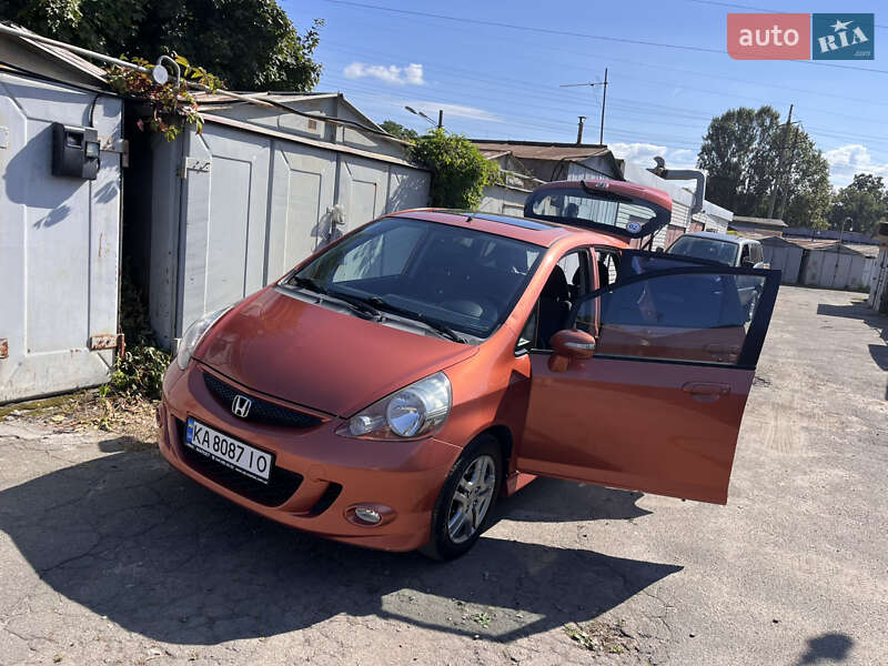 Хэтчбек Honda Jazz 2006 в Киеве