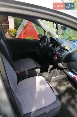 Хэтчбек Honda Jazz 2003 в 