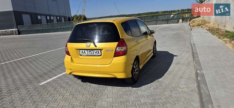 Хэтчбек Honda Jazz 2008 в Буче