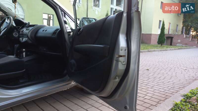 Хэтчбек Honda Jazz 2005 в Жидачове
