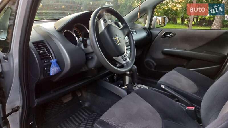 Хэтчбек Honda Jazz 2005 в Жидачове