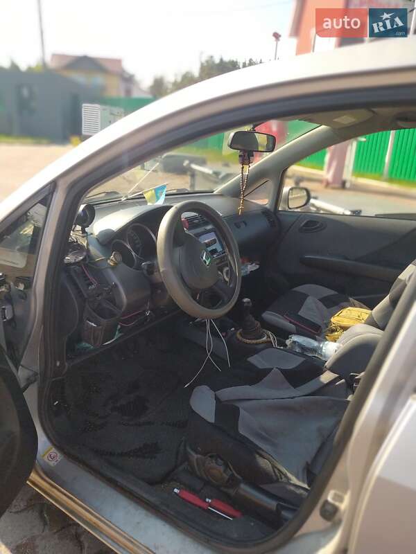Хэтчбек Honda Jazz 2005 в Ирпене