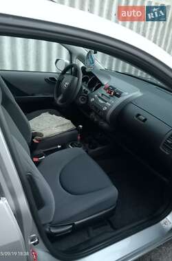 Хэтчбек Honda Jazz 2003 в 
