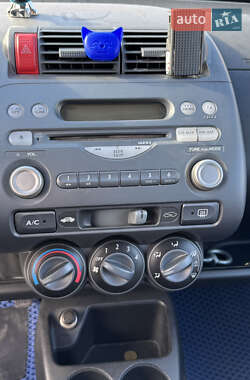 Хэтчбек Honda Jazz 2004 в 