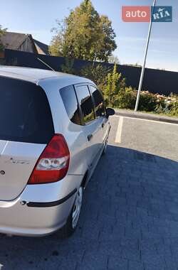Хэтчбек Honda Jazz 2003 в 