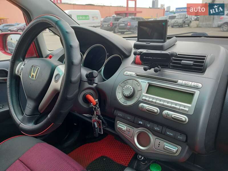 Хэтчбек Honda Jazz 2005 в Киеве