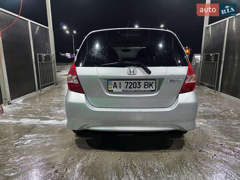 Хэтчбек Honda Jazz 2006 в Киеве