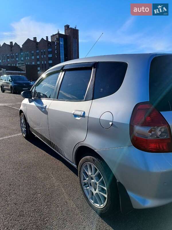 Хэтчбек Honda Jazz 2005 в Киеве фото 3 Хэтчбек Honda Jazz 2005 в Киеве