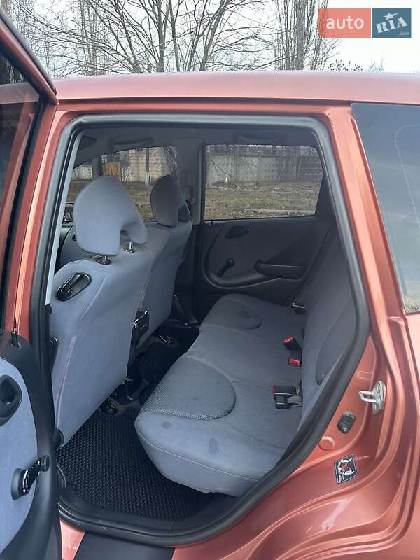 Хэтчбек Honda Jazz 2005 в Раздельной