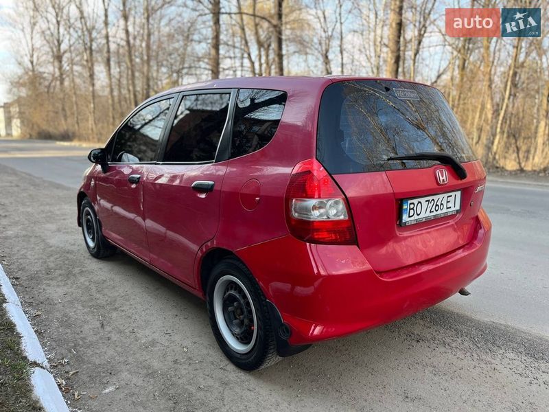 Хэтчбек Honda Jazz 2005 в Надворной